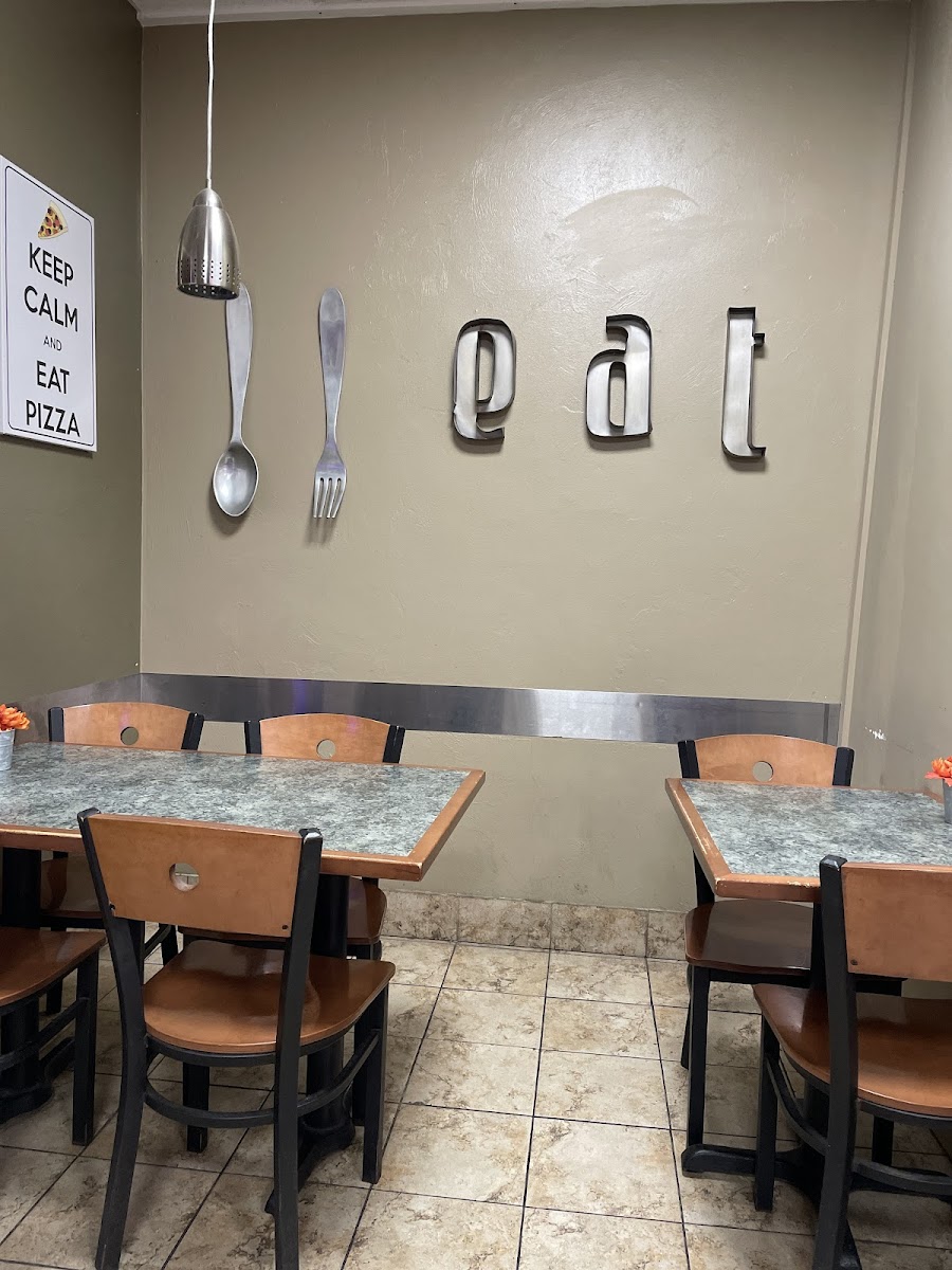 Cousin's Pizzeria